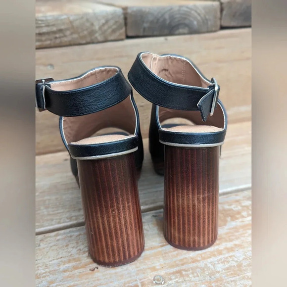 Dolce Vita | Women's Pepper Slingback Platform Sandals - Picture 3 of 6